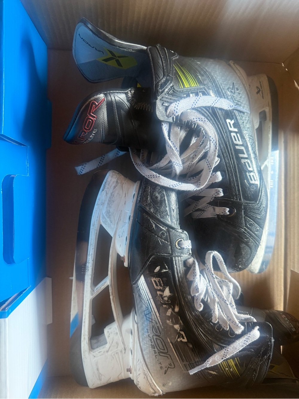 Bauer Vapor Hyperlite 2 hockey skates